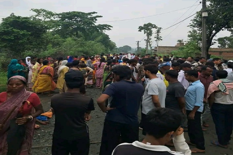 बोकारो में ट्रिपल मर्डर से सनसनी, बुजुर्ग दंपती और बहू की कुल्हाड़ी से हत्या; आरोपी ने किया आत्मसमर्पण